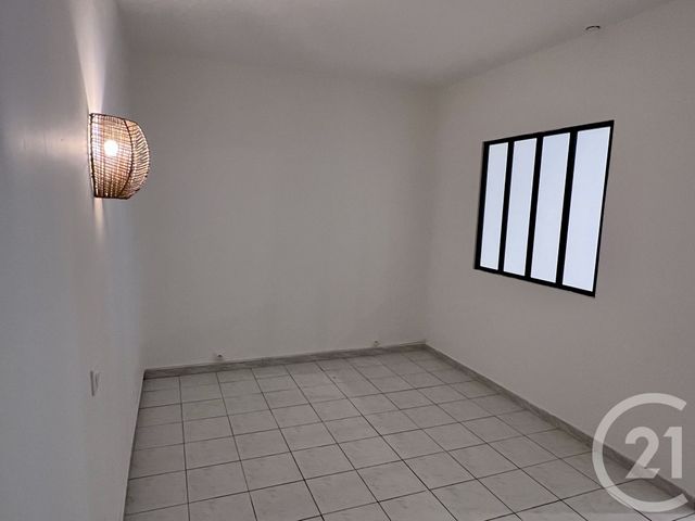 Appartement T2 à louer - 2 pièces - 49.92 m2 - MEZE - 34 - LANGUEDOC-ROUSSILLON - Century 21 Terre Du Sud