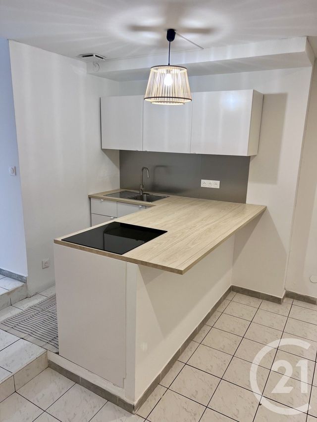 Appartement T2 à louer - 2 pièces - 49.92 m2 - MEZE - 34 - LANGUEDOC-ROUSSILLON - Century 21 Terre Du Sud