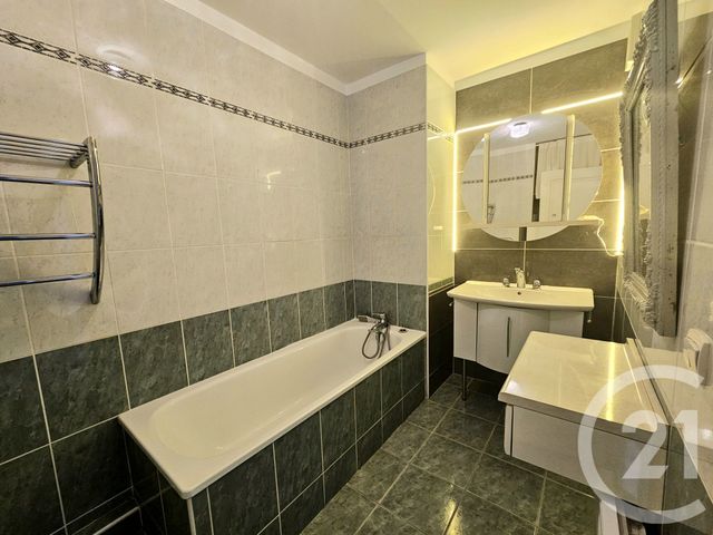 Appartement F3 à vendre - 3 pièces - 100.12 m2 - LATTES - 34 - LANGUEDOC-ROUSSILLON - Century 21 Terre Du Sud