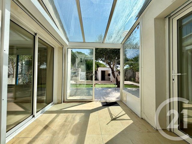 maison à louer - 5 pièces - 135.97 m2 - LATTES - 34 - LANGUEDOC-ROUSSILLON - Century 21 Terre Du Sud